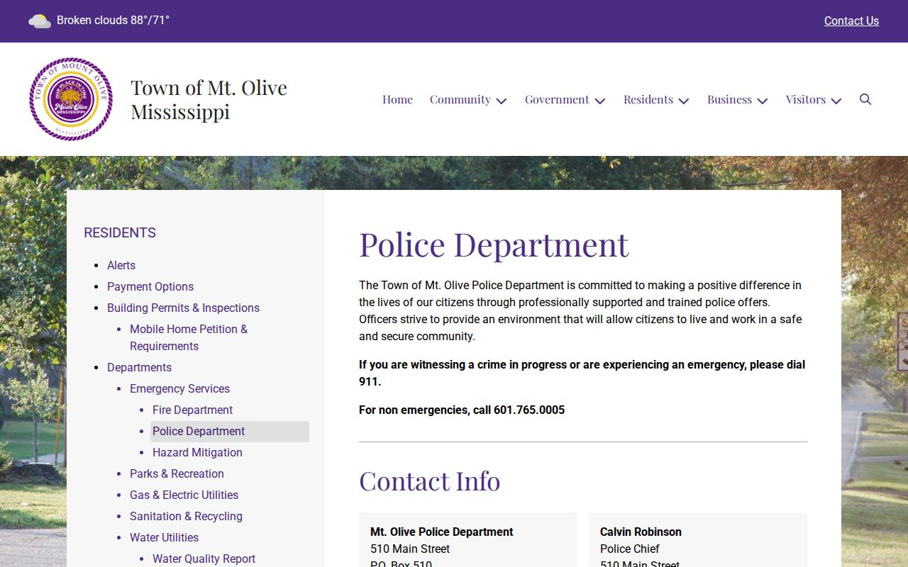 Mount Olive police department page listing the chief, court clerk, and judge behind Mount Olive warrant records